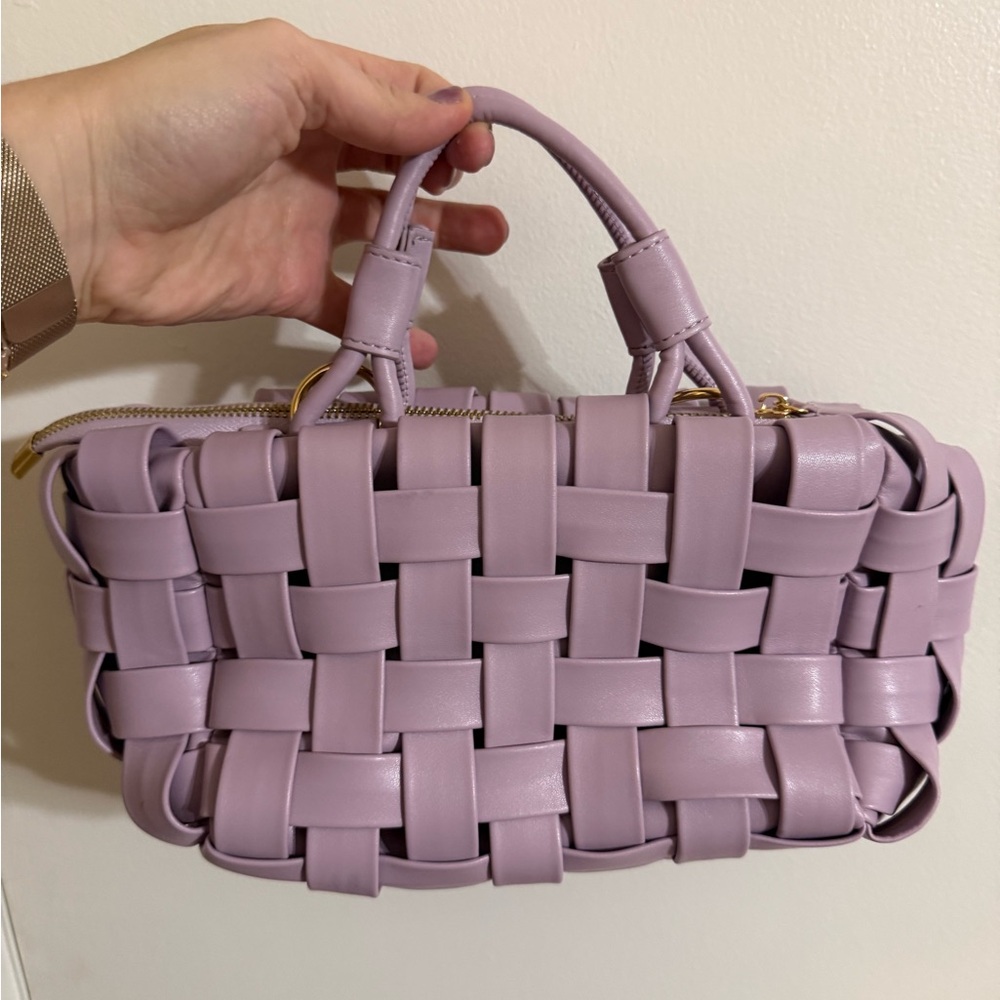 Stylish Woven Handbag in Light Purple Anthropologie Lindy bag - Picture 7 of 7